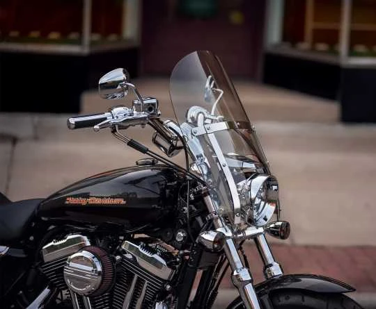 Harley Davidson Abnehmbare Kompakt-Windschutzscheibe 14" Leicht Getönt & Polierte Streben 4 Harley Davidson Abnehmbare Kompakt-Windschutzscheibe 14" Leicht Getönt & Polierte Streben – Bild 2